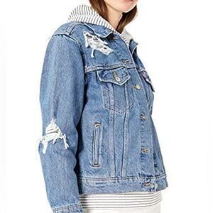 NEW Levi’s Ex-Boyfriend Destroyed Trucker Jacket size Small NWT